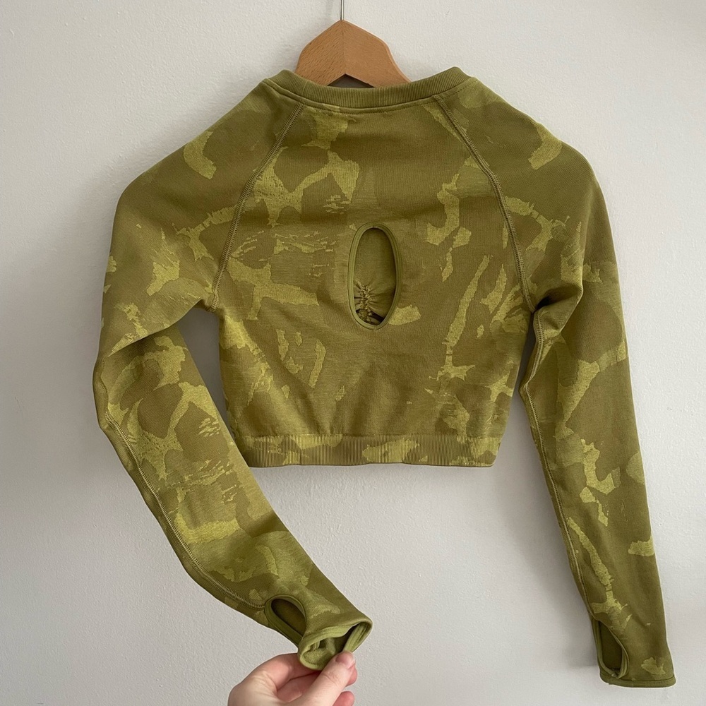 Gymshark Adapt Camo Green Seamless Ruched Long Sleeve Gym Activewear Crop Top S - Picture 6 of 6
